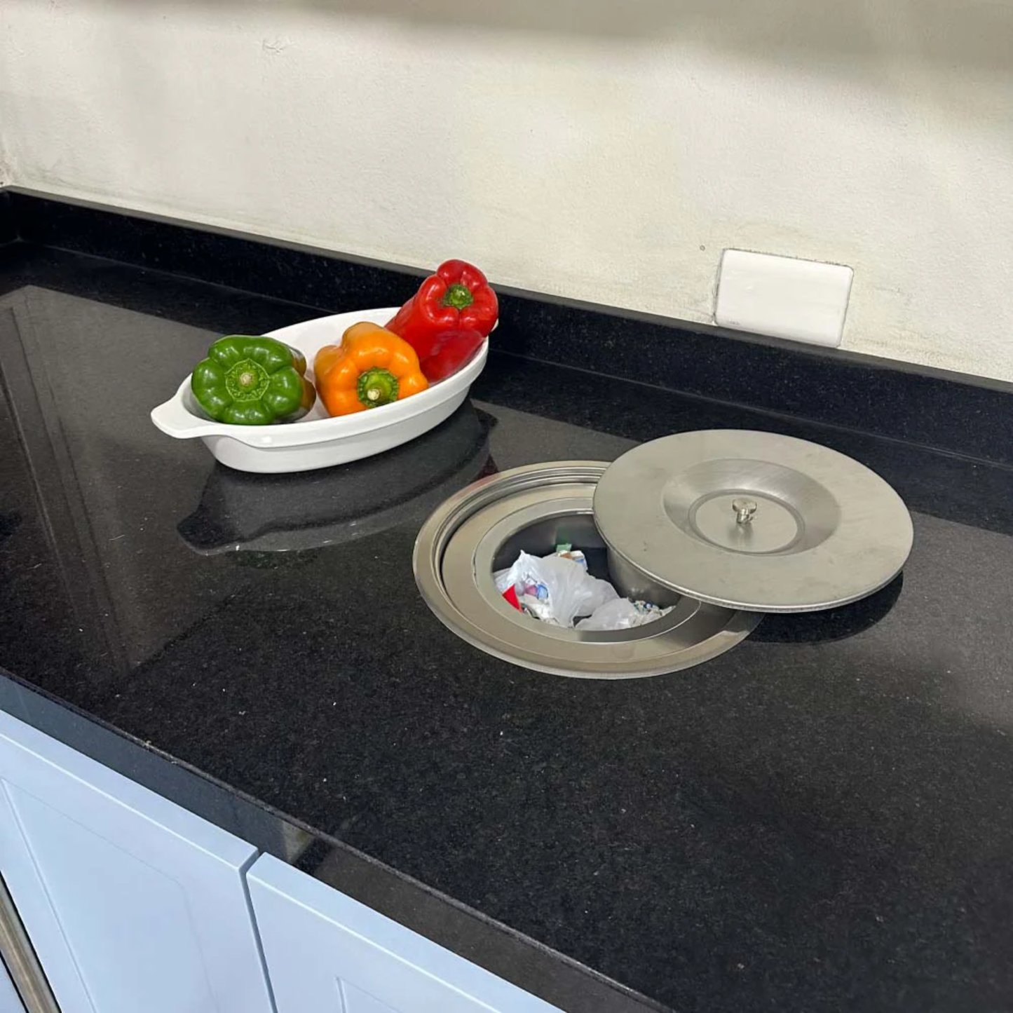 Basurero Empotrado en mueble (8 litros) Acero Inoxidable