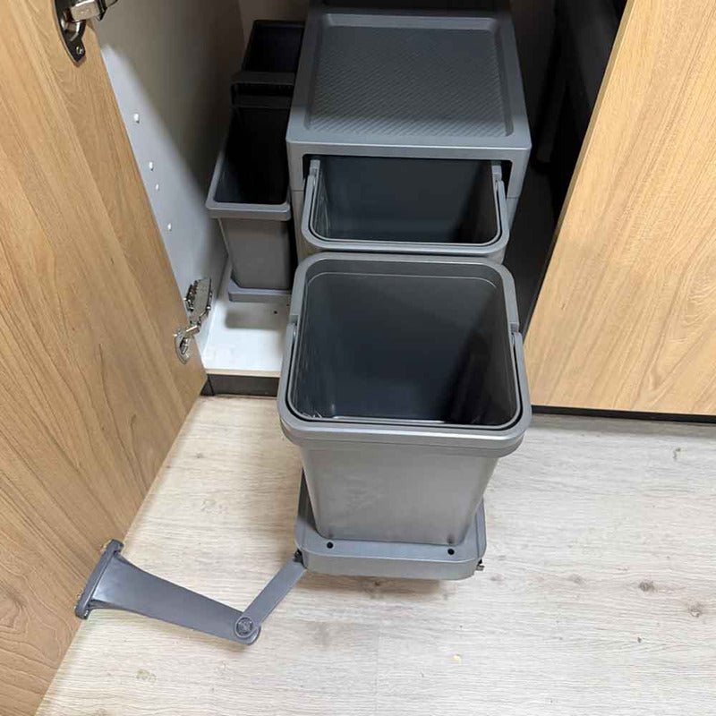 Basurero Compacto para Puerta Abatible 2X10 LT Nuevo - Om Panda Chile
