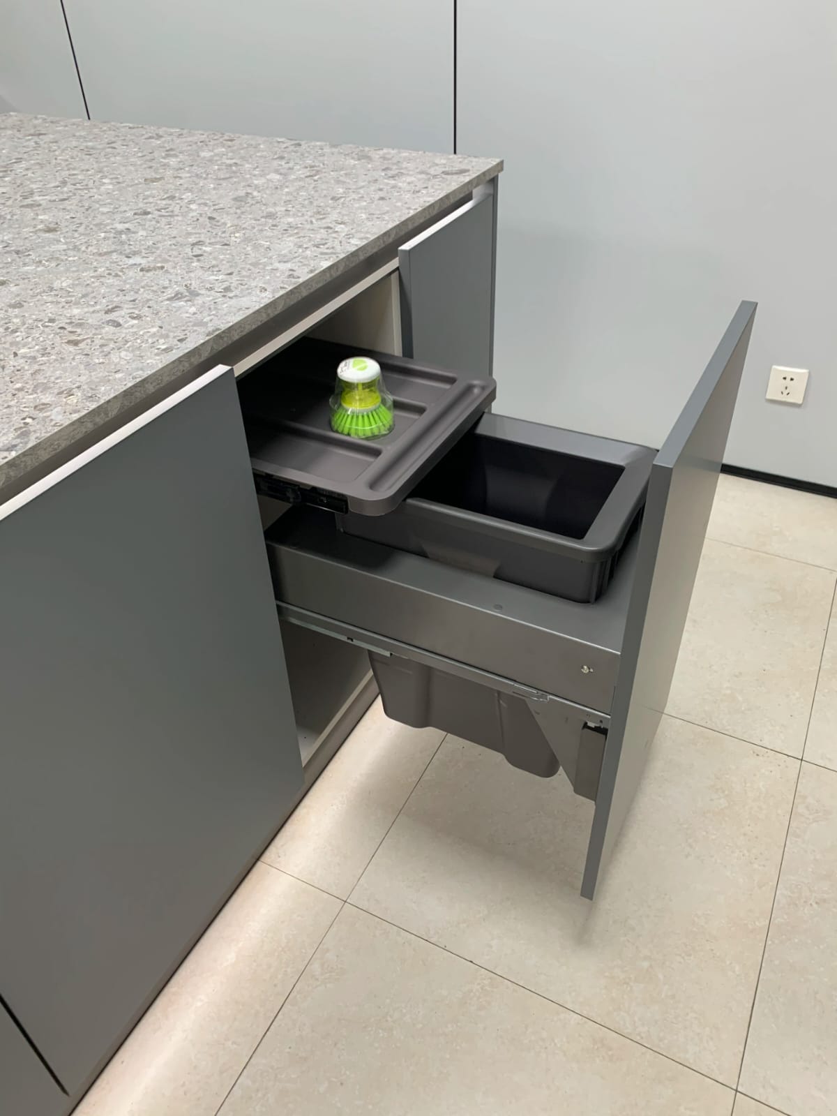 basurero reciclaje frente madera para Cocina 1 contenedor extraíble con tapa (30 litros) - Om Panda Chile