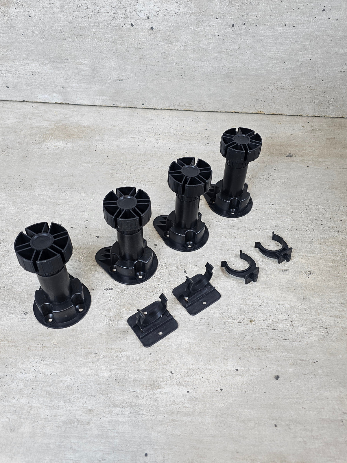 Pata Regulable Para Zócalo 100mm - 120mm Set De 4 Und Nuevo - Om Panda Chile