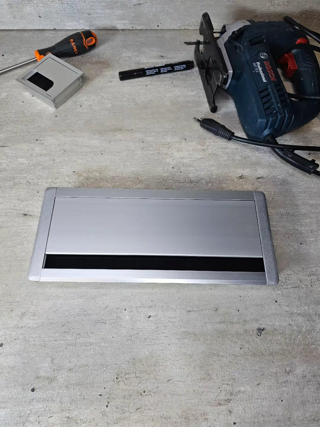Pasacables Metálico 30 X 13 Cm Cierre Suave