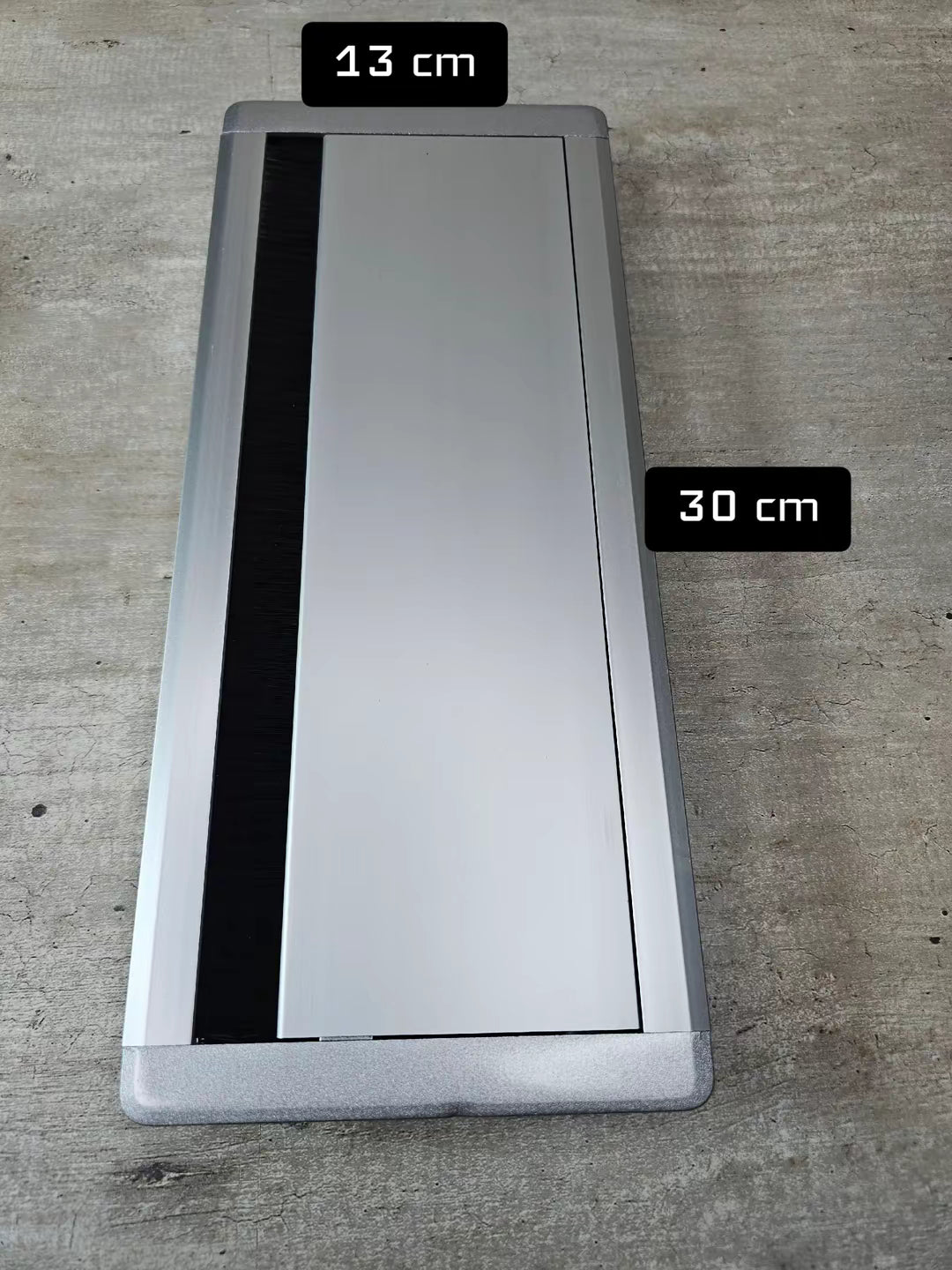 Pasacables Metálico 30 X 13 Cm Cierre Suave
