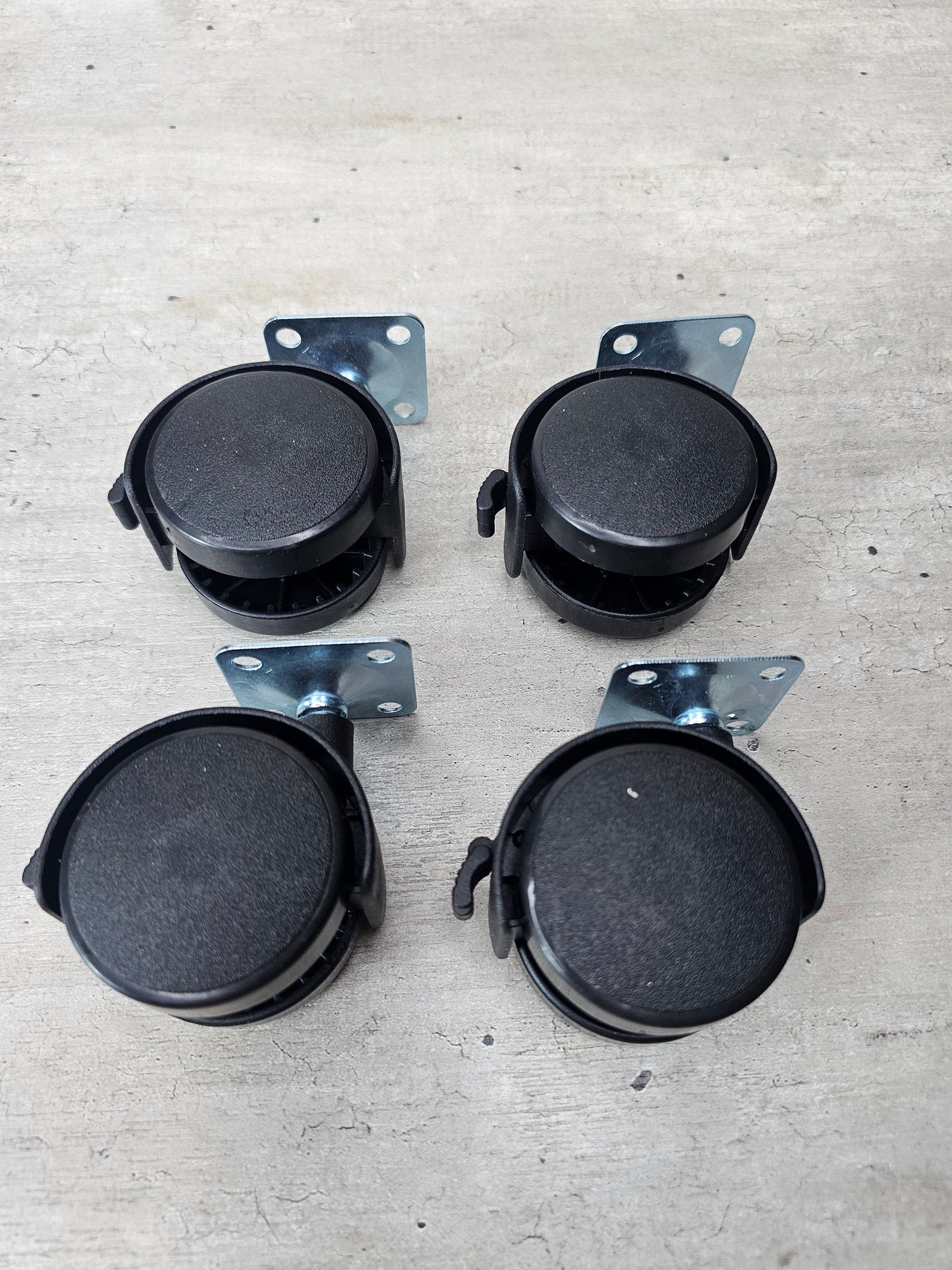 Set 4 Ruedas base Nylon con freno Nuevo - Om Panda Chile