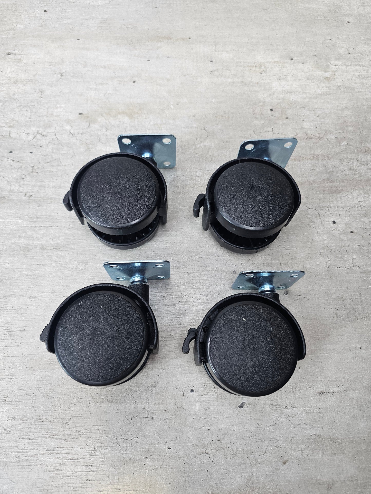 Set 4 Ruedas base Nylon con freno Nuevo - Om Panda Chile