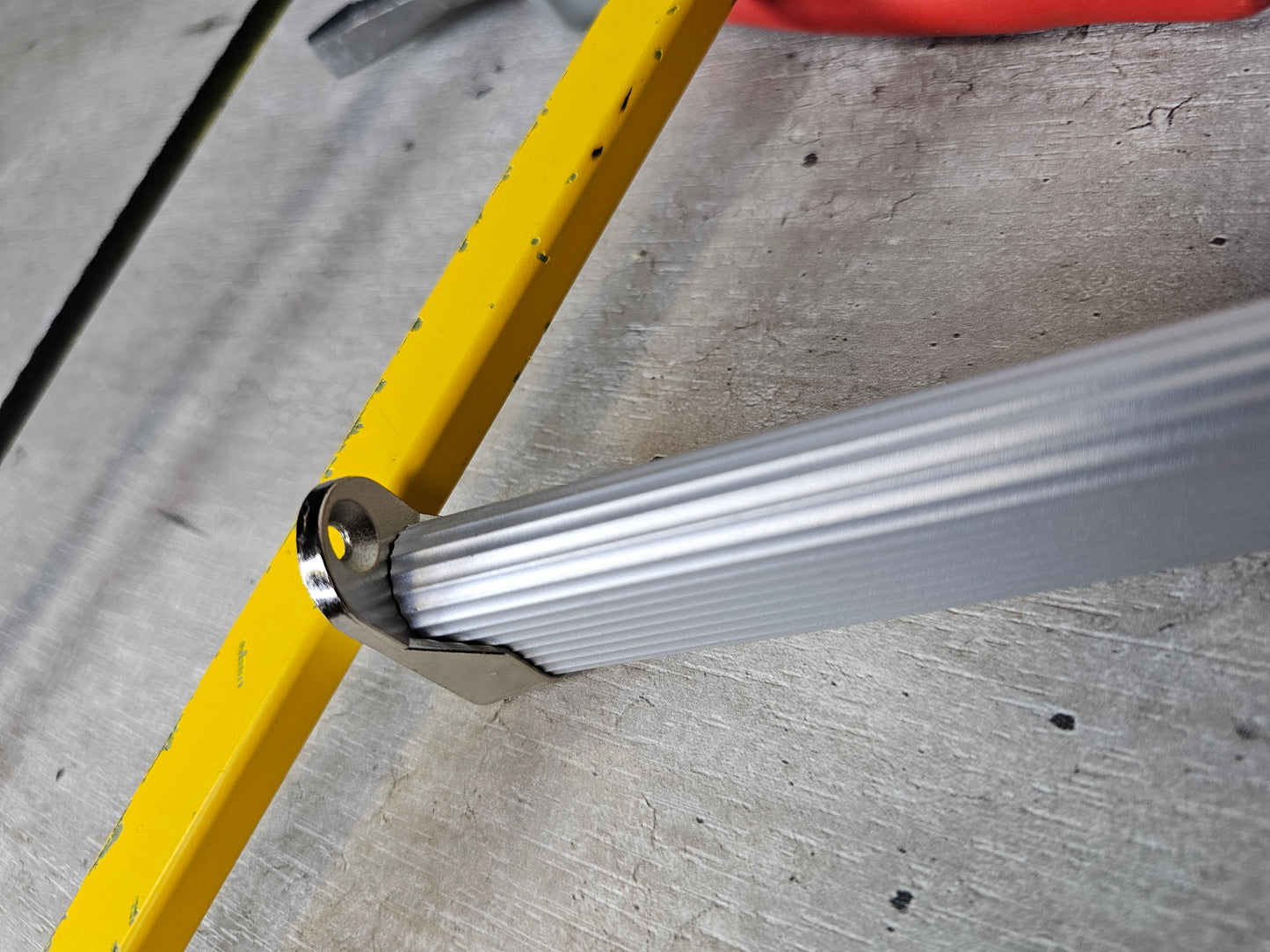 Soporte lateral barra closet ovalado Nuevo - Om Panda Chile
